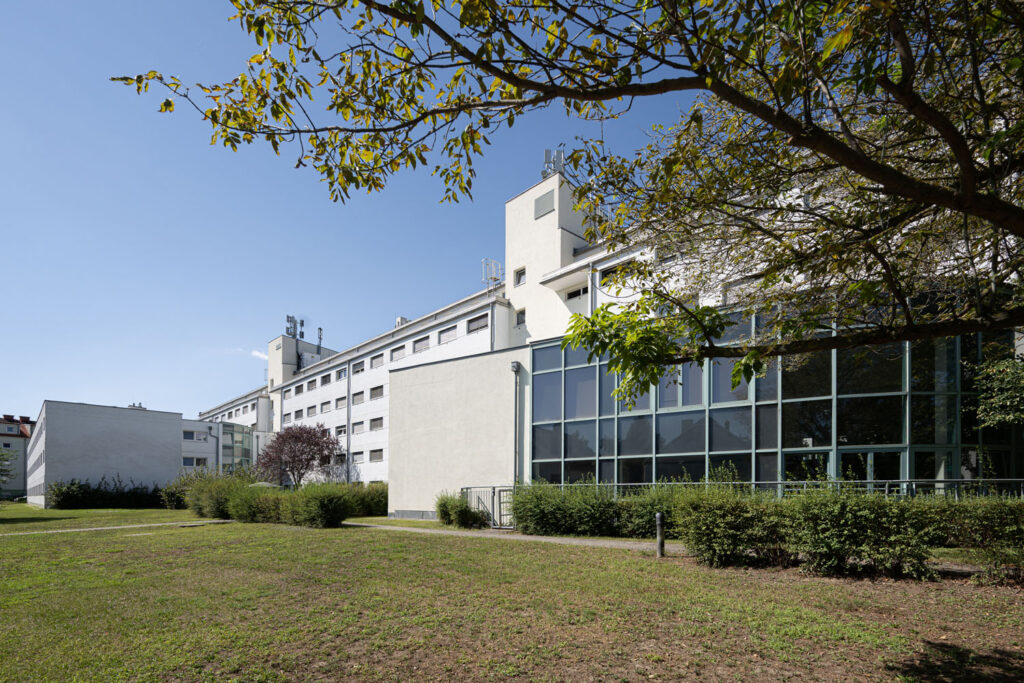 Aussenansicht Innenhof Josef Baumann Gasse Studentenwohnheim